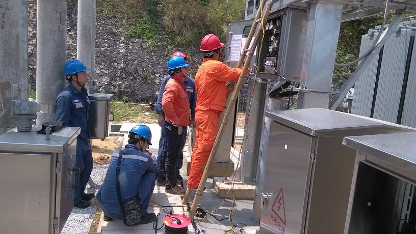 華電高科為南寧上林供電公司提供現場指導04 華電高科為南寧上林供電公司提供現場指導04